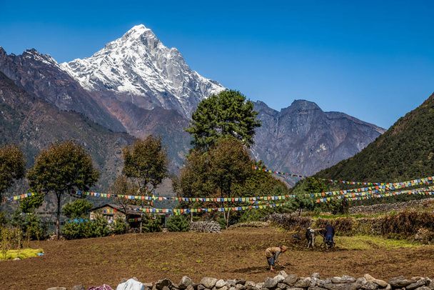 Trekking around the mountains of the Everest Foothills  Himalayas Nepal - 写真・画像