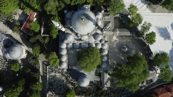 Letecký pohled na mešitu Eyup Sultan v Istanbulu. - Záběry, video