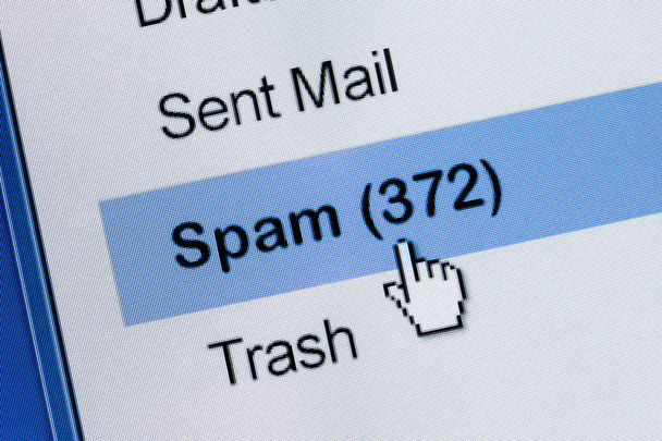 email spam
 - Foto, immagini