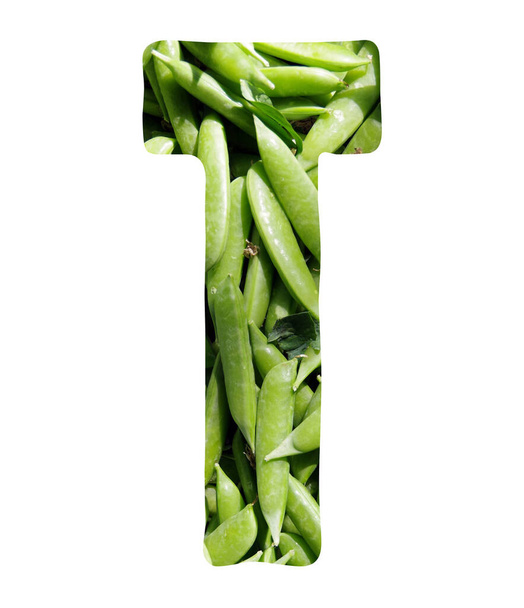 Carta T de um alfabeto aqui disponível de letras simples e números recortados de fotos de close-up de vegetais orgânicos frescos
 - Foto, Imagem