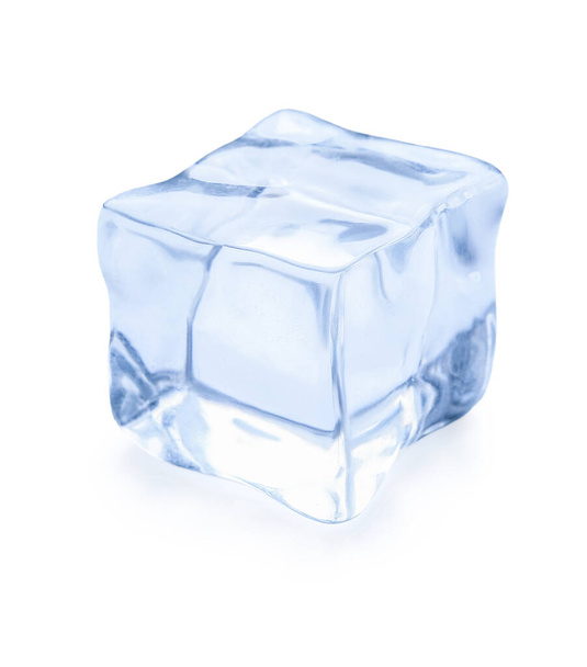 kostka ledu na bílém pozadí - Fotografie, Obrázek