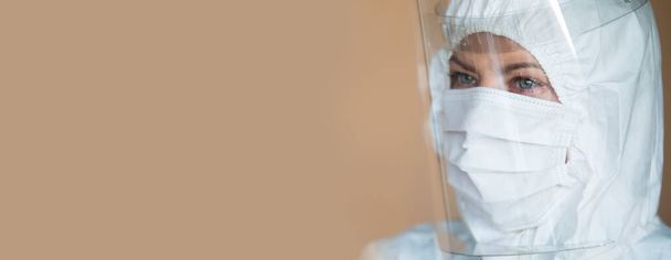 Female doctor wearing hygienic face surgical medical mask. - Fotoğraf, Görsel