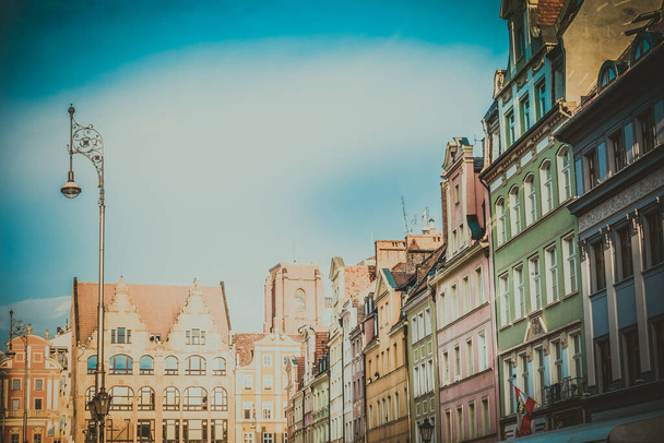 Wroclaw centrální trh náměstí se starými barevnými domy - Fotografie, Obrázek