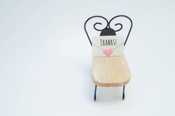 Carta de amor, que fue colocada en una silla - Foto, Imagen