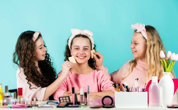 happy childrens day. friends with happy face. Beauty and fashion. girls friends have fun on spa beauty salon party. beauty portrait of three children with natural make up and healthy skin - Foto, Bild