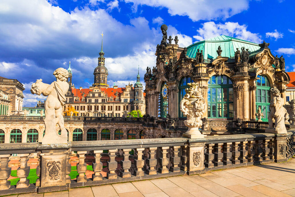 Famous Zwinger museum and Gallery in Dresden - one of the most magnificent Baroque buildings in Germany. - Foto, Bild