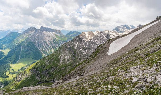 Fantastic vaellus Lechquellen vuoret Vorarlberg Itävallassa lähellä Lech, Warth, Bludenz - Valokuva, kuva