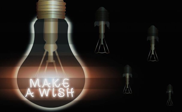Wortschreibtext Make A Wish. Geschäftskonzept für eine Situation zu wünschen, die sich von der Situation unterscheidet, die existiert Realistische farbige Vintage-Glühbirnen, Ideenschild Lösungskonzept. - Foto, Bild