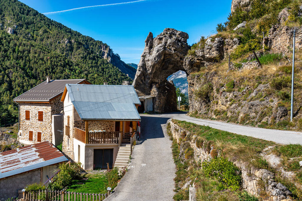 Vista panoramica del Parco nazionale del Mercantour vicino a Valberg, Alpi francesi, Francia in Europa - Foto, immagini