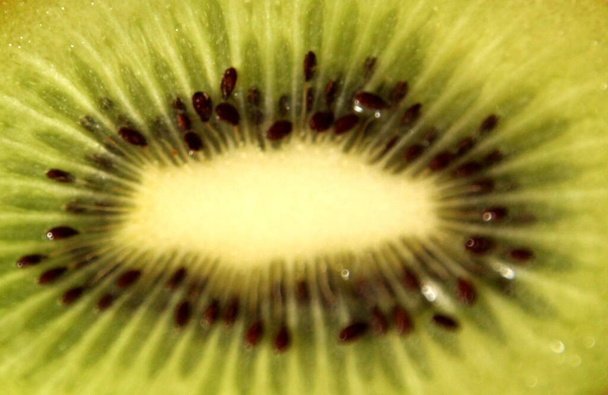 Close up of a kiwi - Foto, afbeelding