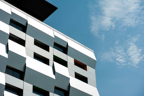 Modernes städtisches Gebäude moderne Fassadendekoration - Foto, Bild