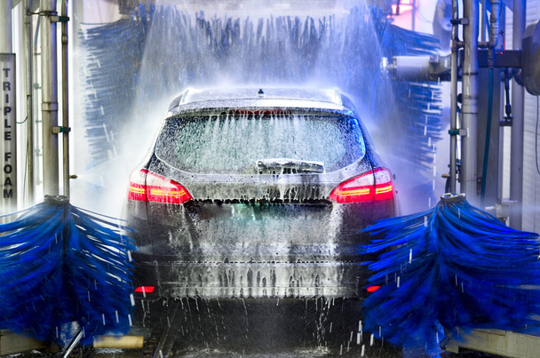 Limpieza de vehículos lavado de coches
 - Foto, Imagen