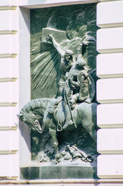 Budapešť Maďarsko 20. července 2020 Pohled na fasádu křesťanského kostela v centru Budapešti, hlavního města Maďarska a nejlidnatějšího města Maďarska - Fotografie, Obrázek