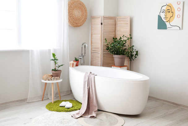 Elegante interno del bagno moderno - Foto, immagini