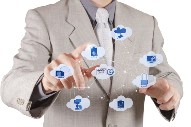 Homme d'affaires travaillant avec un diagramme Cloud Computing sur la nouvelle co
 - Photo, image