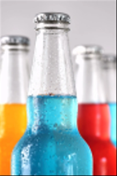 Primer plano de las bebidas de verano con hielo
 - Foto, imagen