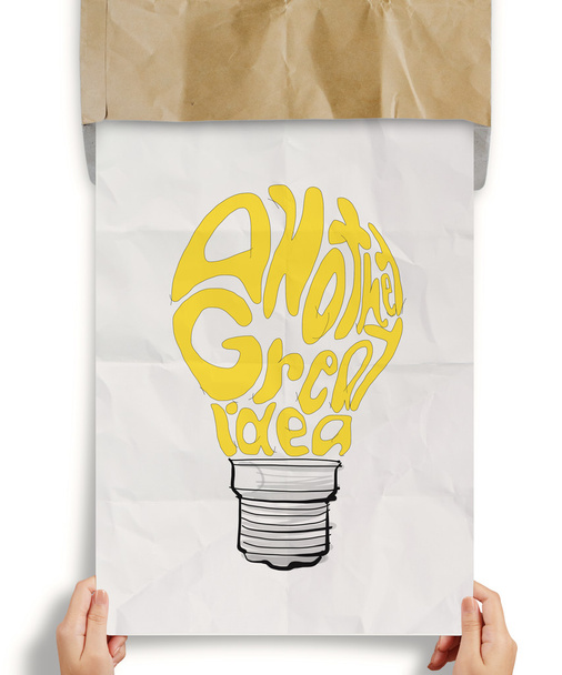 Żarówka zmięty papier w inny świetny pomysł słowa jako creativ - Zdjęcie, obraz