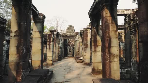 Terk Edilmiş Tapınağın Harabeleri - Angkor Wat 4k - Video, Çekim