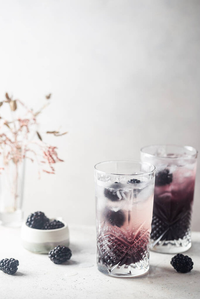 Blackberry Лимонад со льдом - Фото, изображение
