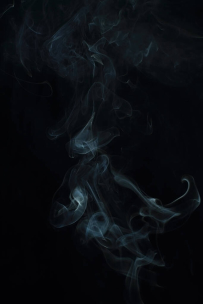 Fehér füst fekete háttérrel - Fotó, kép