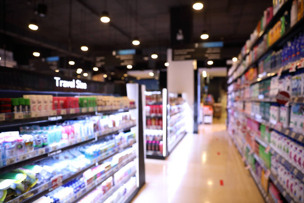 Super market in blur background σε νέες φυσιολογικές κοινωνικές αποστάσεις - Φωτογραφία, εικόνα