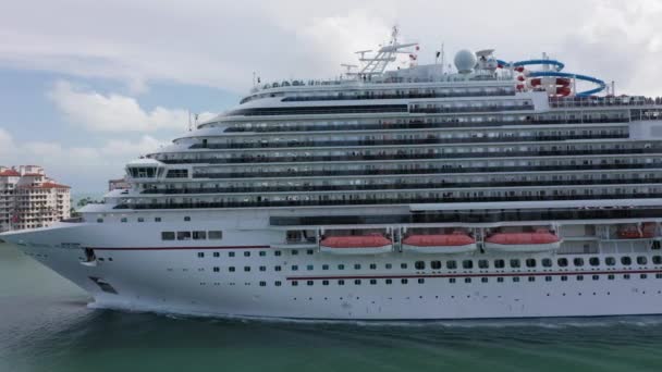 4K aerial of cruise liner sailing into beautiful Atlantic ocean on sunny day - Footage, Video