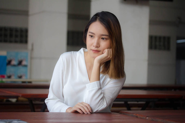 thai china adult office girl white shirt relax and smile - Φωτογραφία, εικόνα