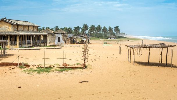 Stara wioska na wybrzeżu Afryki - Zdjęcie, obraz