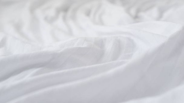 Pileli beyaz pamuklu kumaş. doku veya arkaplan - Fotoğraf, Görsel