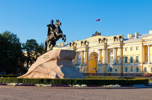 San Petersburgo. Rusia. Jinete de Bronce. La estatua ecuestre de Pedro el Grande en la Plaza del Senado
.  - Foto, Imagen