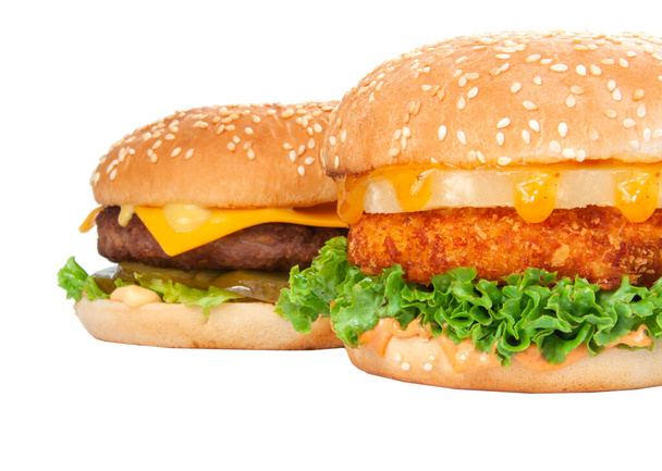 Savoureux burger grill américain isolé sur le blanc - Photo, image