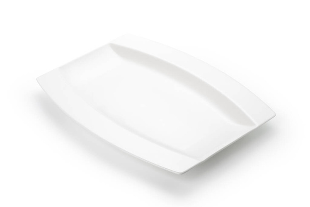 piatto bianco vuoto isolato su sfondo bianco - Foto, immagini