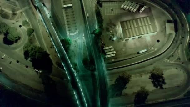 ilta linja-autoasema lintujen silmä näkymä - Materiaali, video