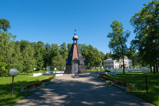 Alexander Nevsky chapel - a monument to the defenders of the Fatherland at all times from grateful Uglich people, the city of Uglich, Yaroslavl region.  - Foto, immagini