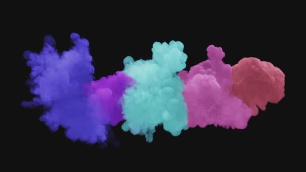 Várias explosões de fumaça colorida multicolorida e pó. Fumaça colorida misturada em um fundo isolado preto com um canal alfa
. - Filmagem, Vídeo