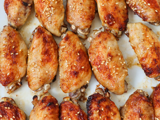 gros plan, horizontal, grill ailes de poulet buffle, nourriture de fête d'été - Photo, image