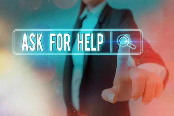 ヘルプを求めるを示す概念的な手書き文字。質問を置くか、誰かからの回答や支援を求めるビジネス写真ウェブ検索デジタル未来技術ネットワーク接続. - 写真・画像