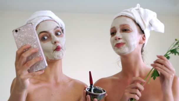 Beautiful woman having a facial treatment at spa. - Footage, Video