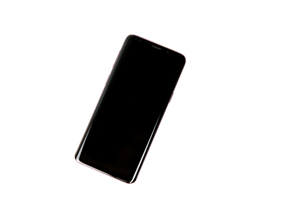 Smartfon, telefon komórkowy izolowany na białym tle, czarny ekran, wyłączony - Zdjęcie, obraz