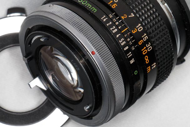 Detail van de 50mm f1.4 lens uit de jaren zeventig - Foto, afbeelding