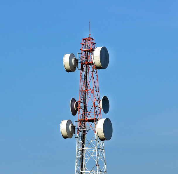 communicatie toren - Foto, afbeelding