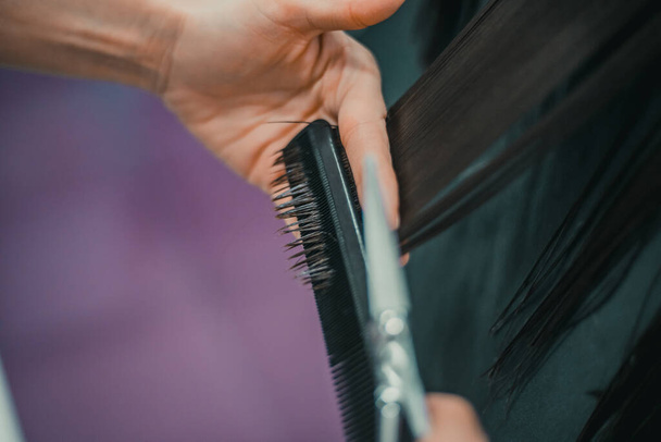 Stříhání vlasů v salonu krásy - Fotografie, Obrázek