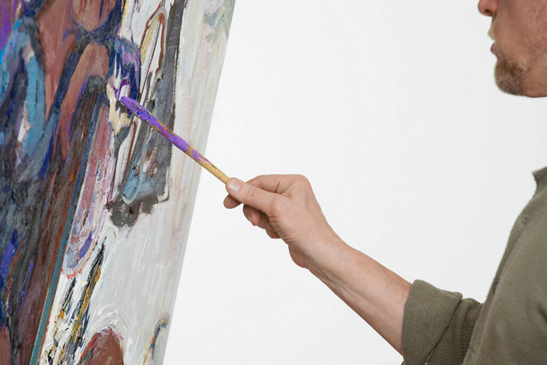 Portrait of painter in studio - Foto, Imagem