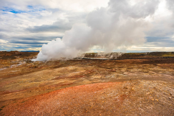 Gunnuhver Hot Springs spectacular landscape with steam. Iceland, Reykjanes - Foto, immagini