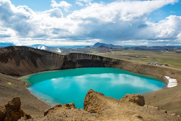 Kráter sopky Viti s tyrkysovým jezerem uvnitř, sopečná oblast Krafla, Island - Fotografie, Obrázek