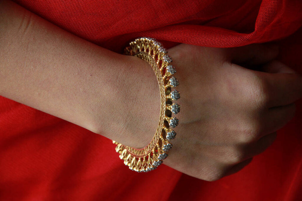 krásné indické etnické šperky vzory s modelem - Fotografie, Obrázek
