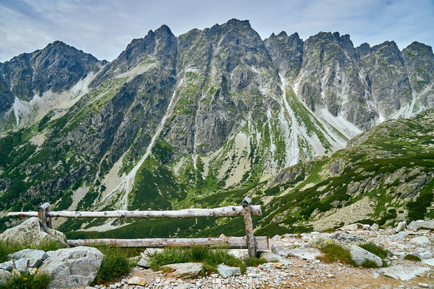 National Park High Tatra 'daki dağın güzel panoramik hava aracı görüntüsü. Kuzey Slovakya, Avrupa, AB. Güzel dünya. - Fotoğraf, Görsel