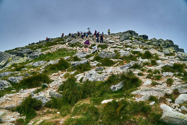 Piękny panoramiczny widok na góry w Parku Narodowym Tatry Wysokie. północna Słowacja, Europa, UE. Piękny świat.. - Zdjęcie, obraz