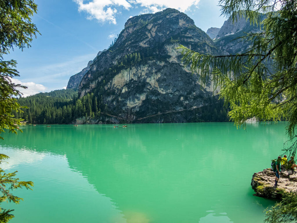 Wandern am Pragser See in den Dolomiten, Südtirol - Foto, Bild