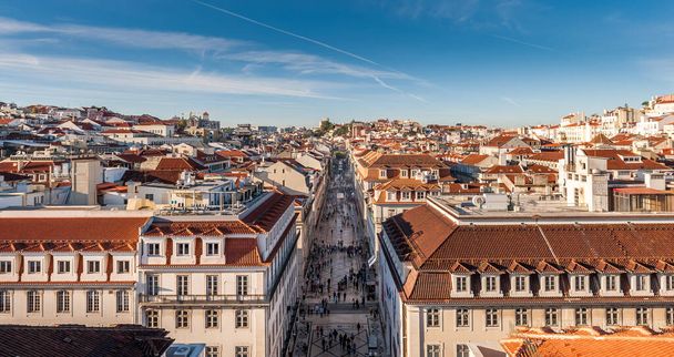 Calle Augusta en el centro de Lisboa en Portugal - Foto, imagen